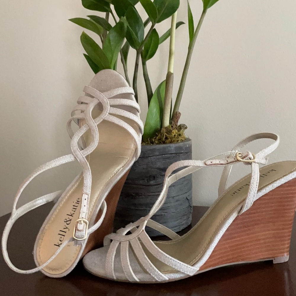 Kelly&Katie Linen Wedge
